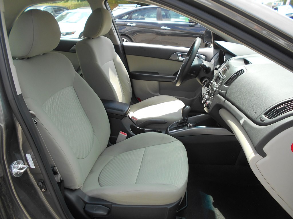 2013 Kia Forte Image 12