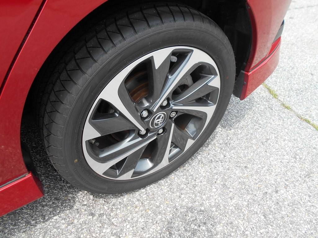 2018 Toyota Corolla Image 38