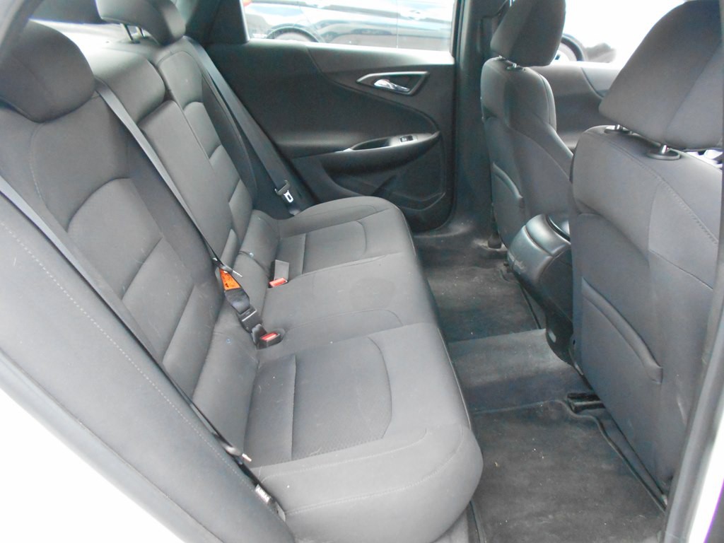 2018 Chevrolet Malibu Image 14