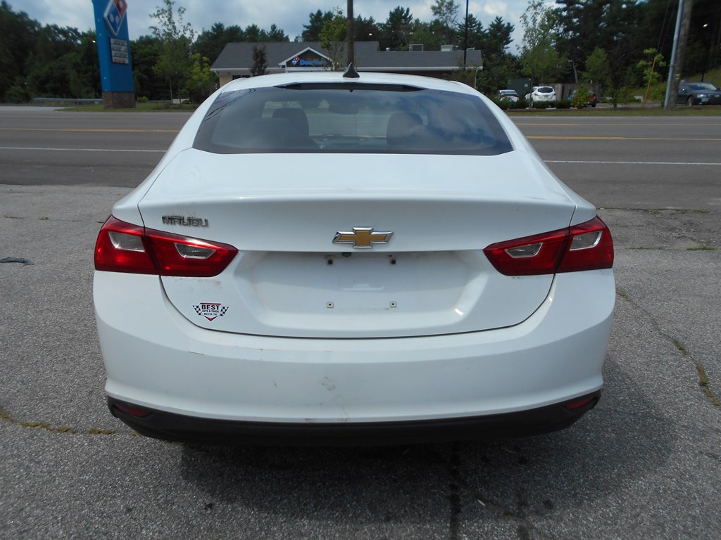 2018 Chevrolet Malibu Image 4