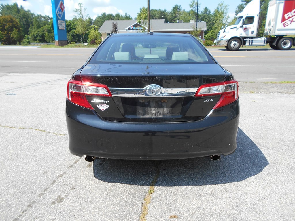 2014 Toyota Camry Image 4