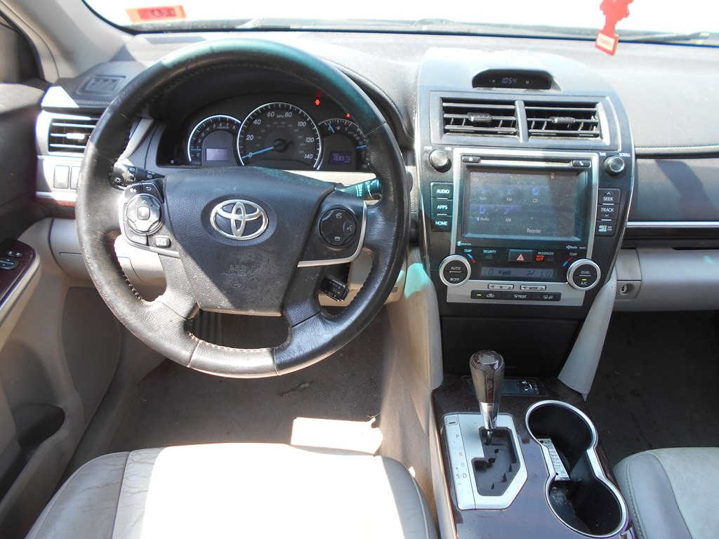2014 Toyota Camry Image 11