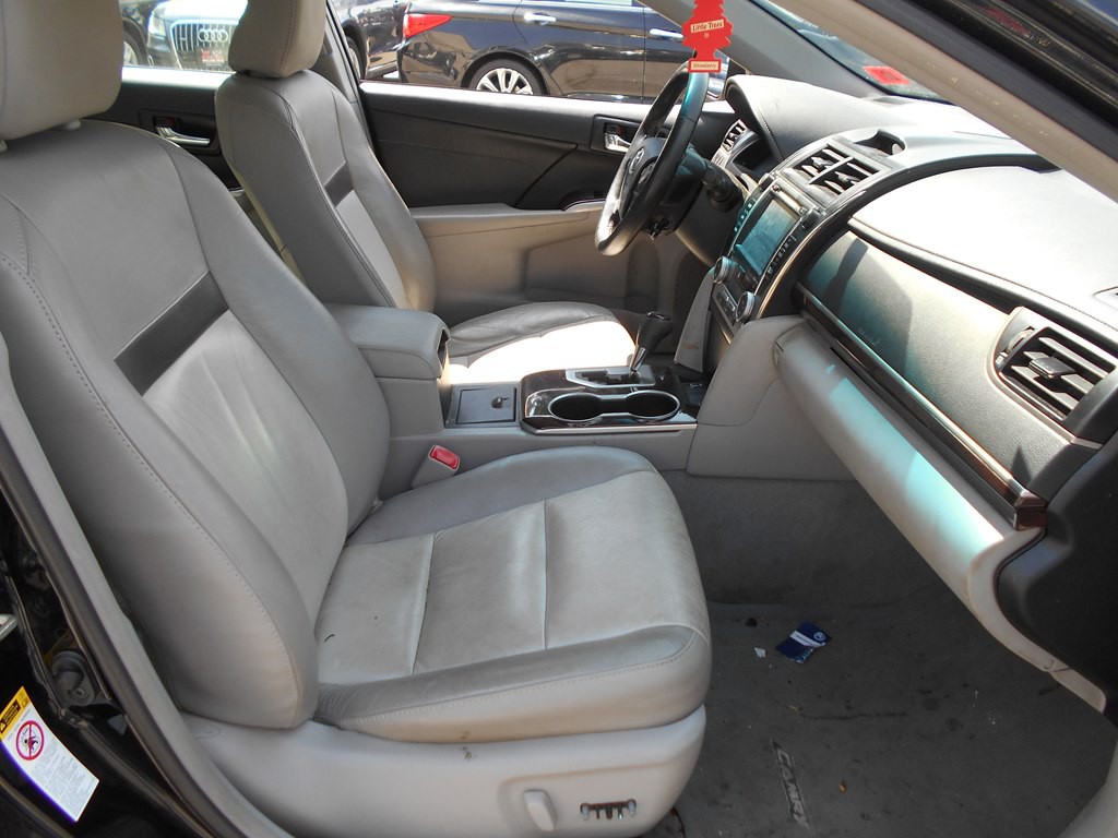2014 Toyota Camry Image 14