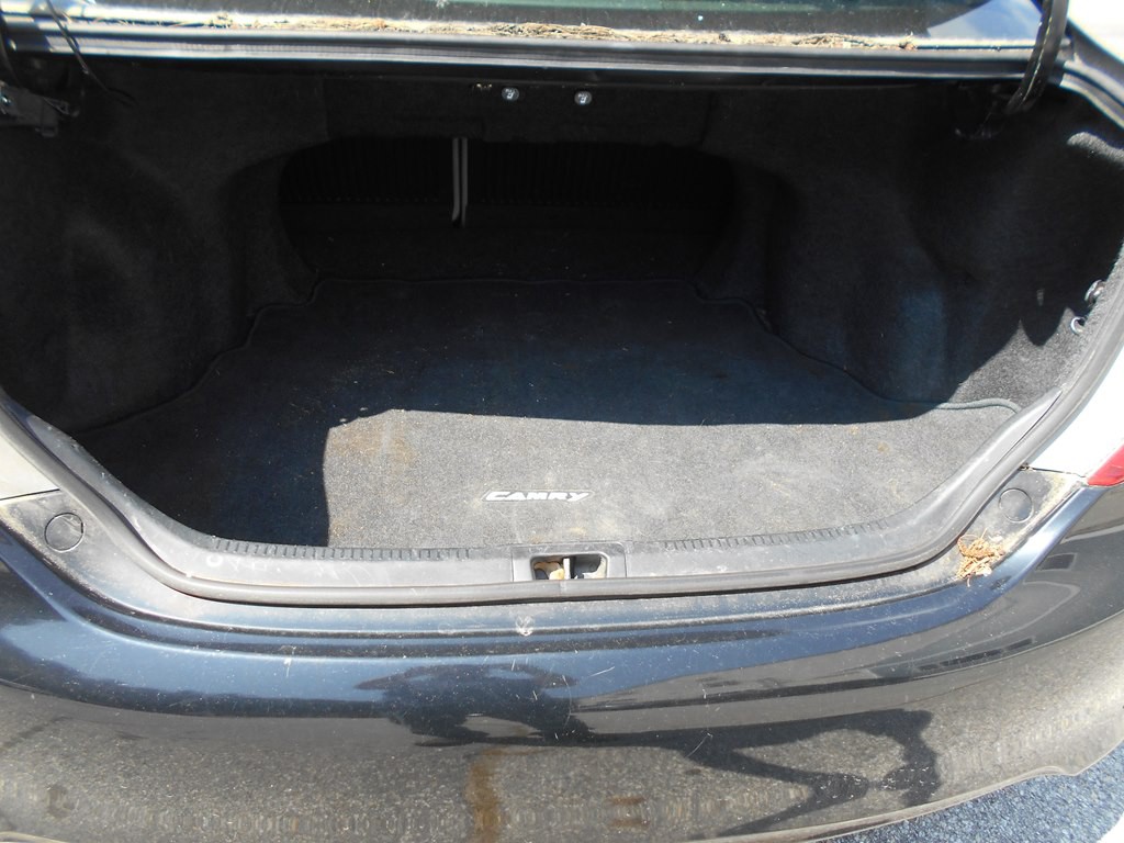 2014 Toyota Camry Image 16