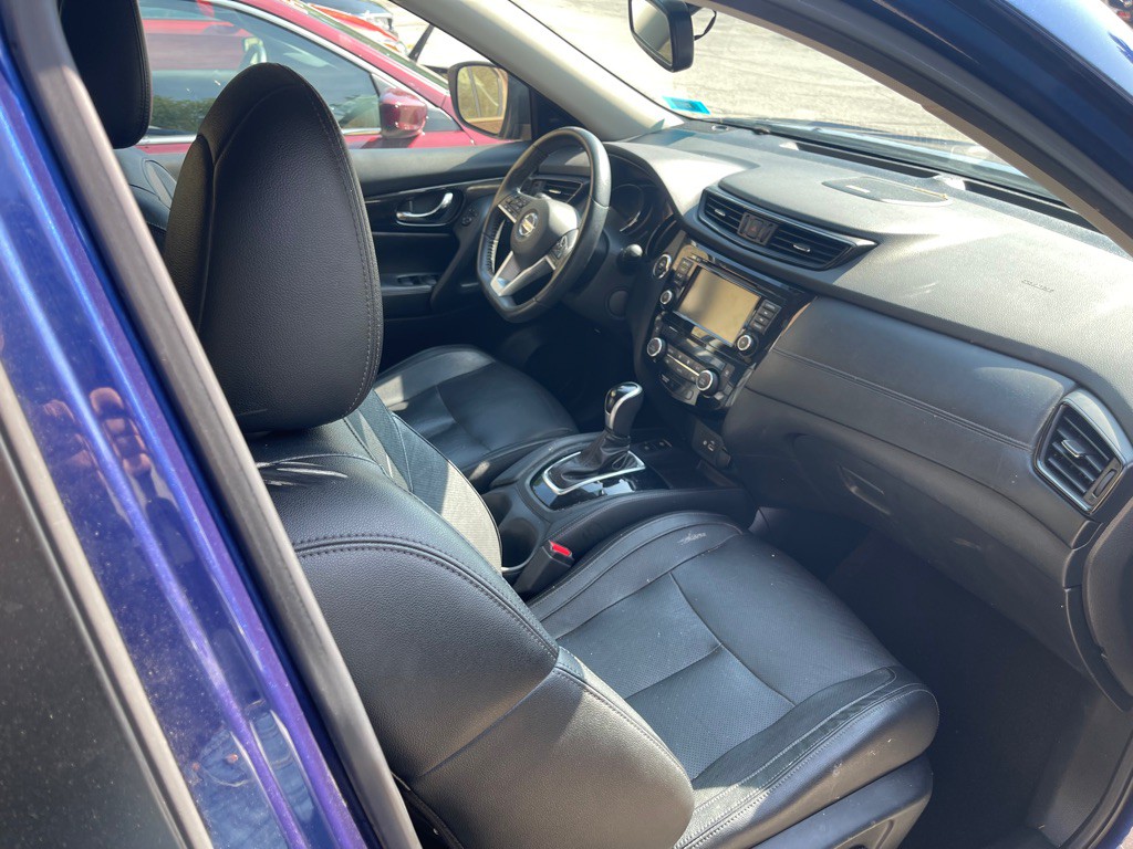 2020 Nissan Rogue Image 16