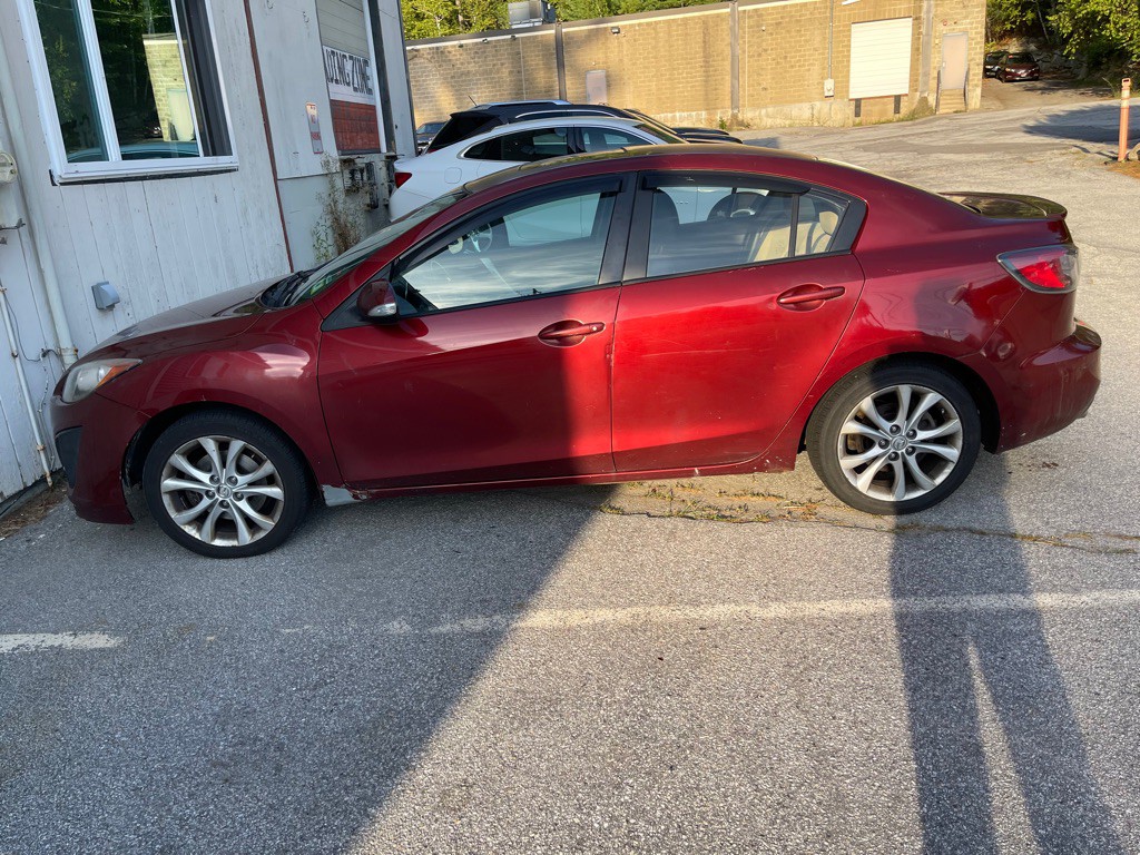 2010 Mazda Mazda3 Image 2