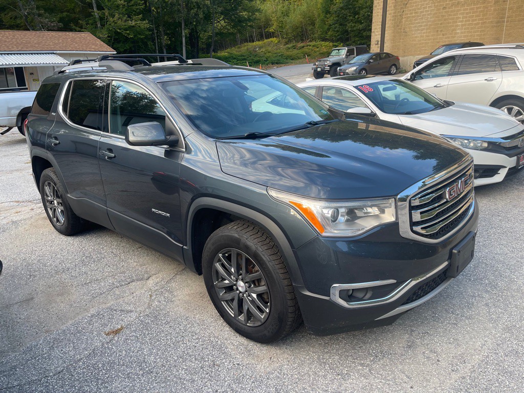 2019 GMC Acadia Image 2