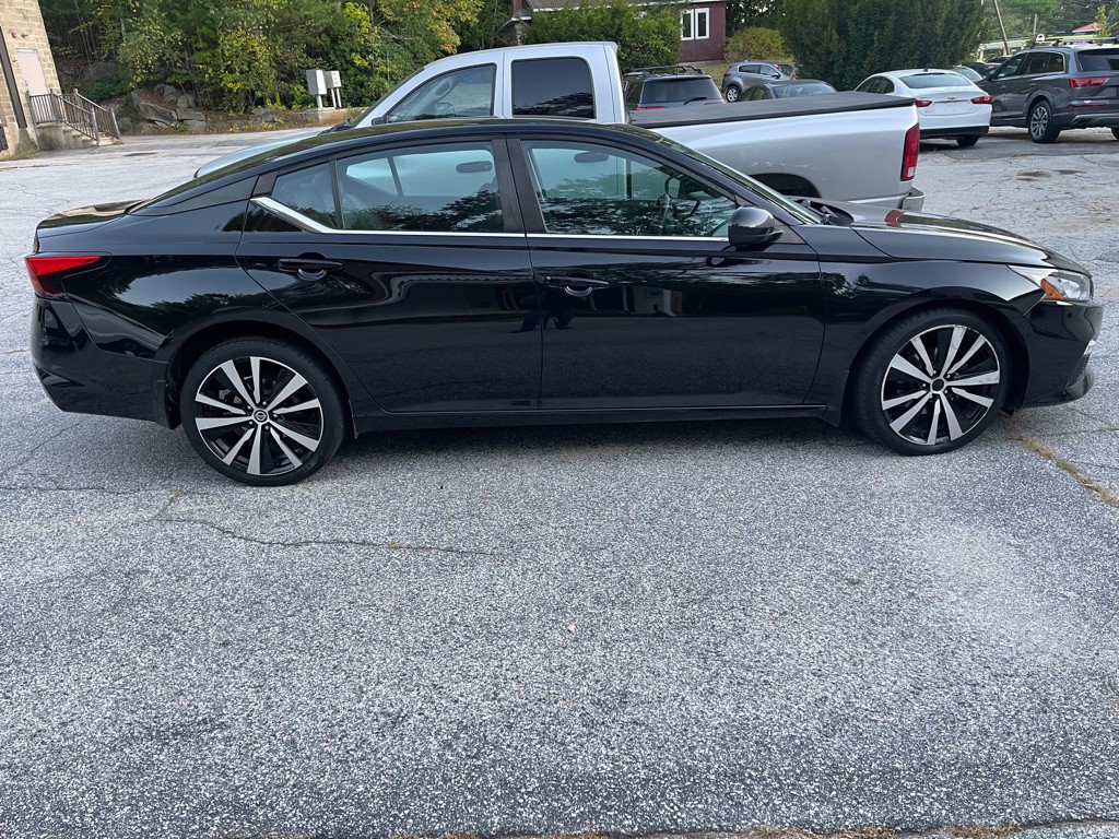 2019 Nissan Altima Image 2