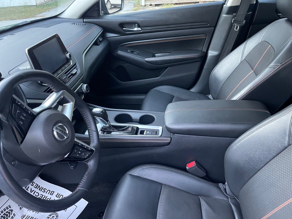 2019 Nissan Altima Image 10