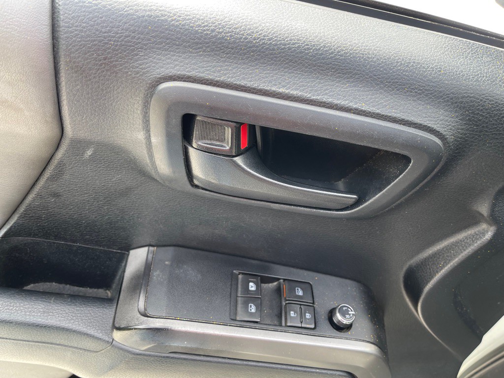 2016 Toyota Tacoma Image 10