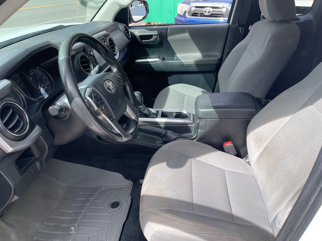 2016 Toyota Tacoma Image 19