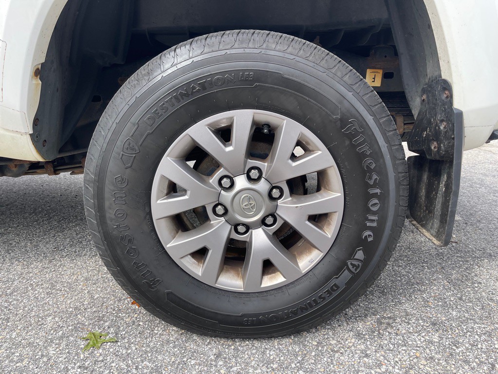 2016 Toyota Tacoma Image 21