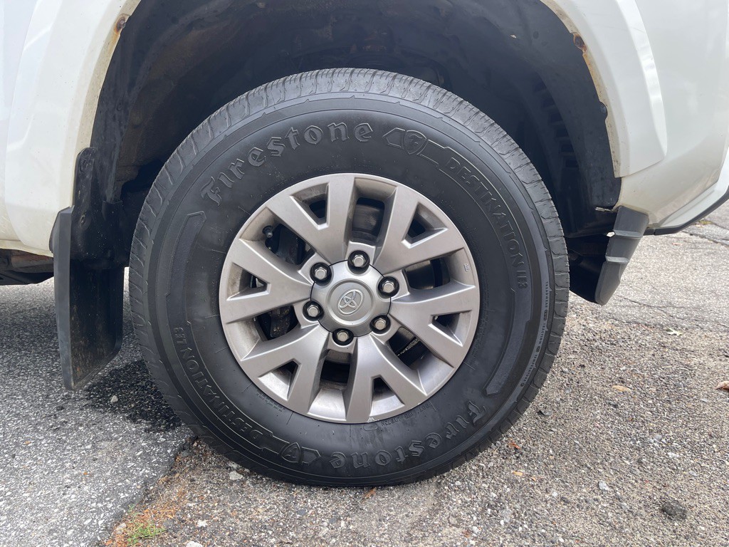 2016 Toyota Tacoma Image 23