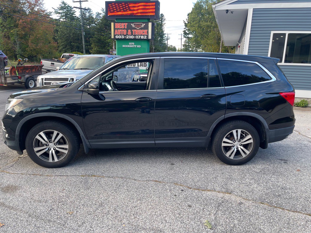 2017 Honda Pilot Image 2
