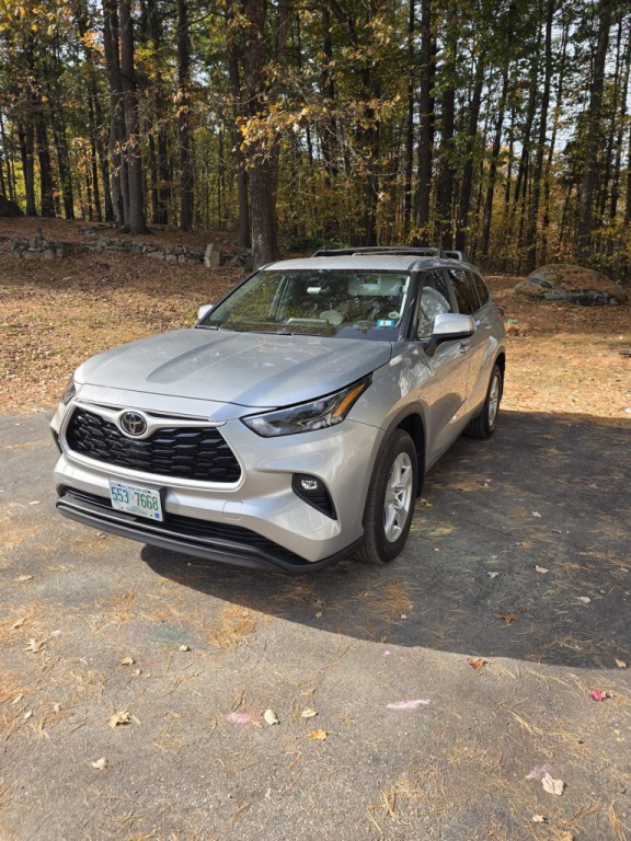 2023 Toyota Highlander Image 1