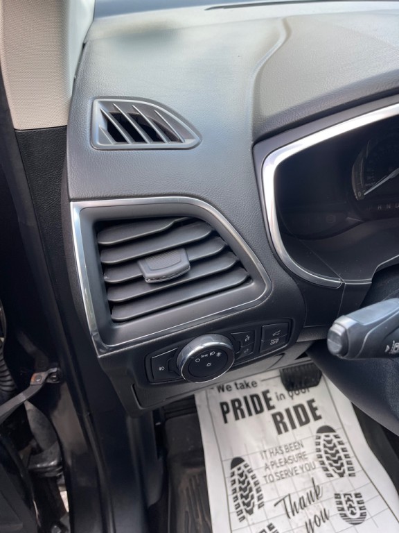 2019 Ford Edge Image 10