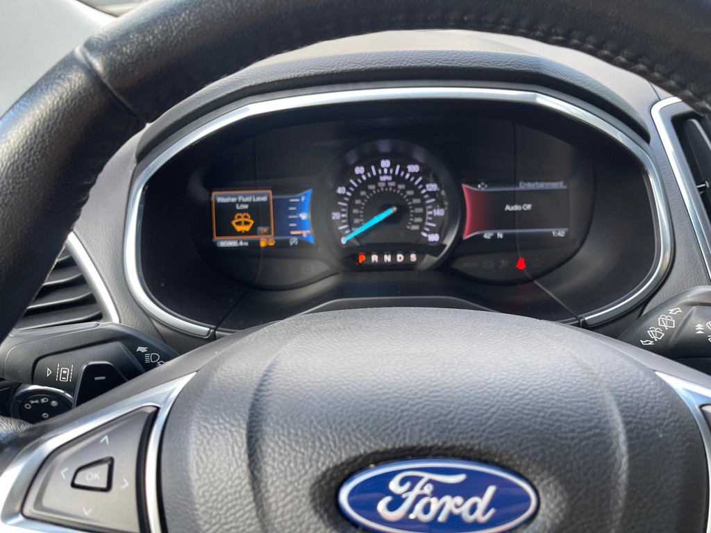 2019 Ford Edge Image 16