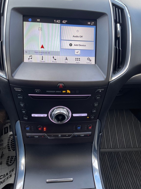 2019 Ford Edge Image 17