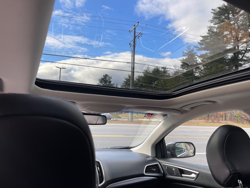 2019 Ford Edge Image 20