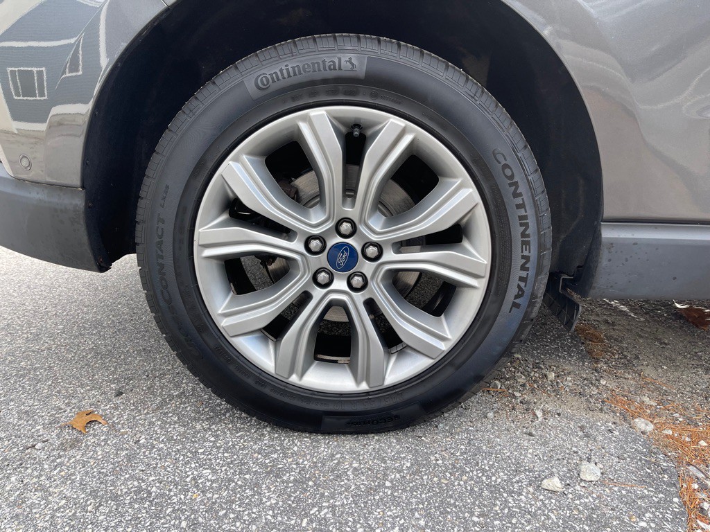 2019 Ford Edge Image 24