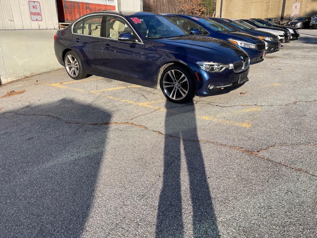 2018 BMW 3 Series Image 2