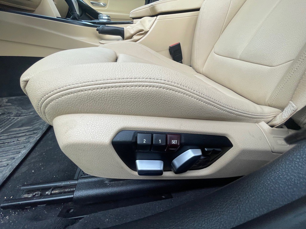 2018 BMW 3 Series Image 10