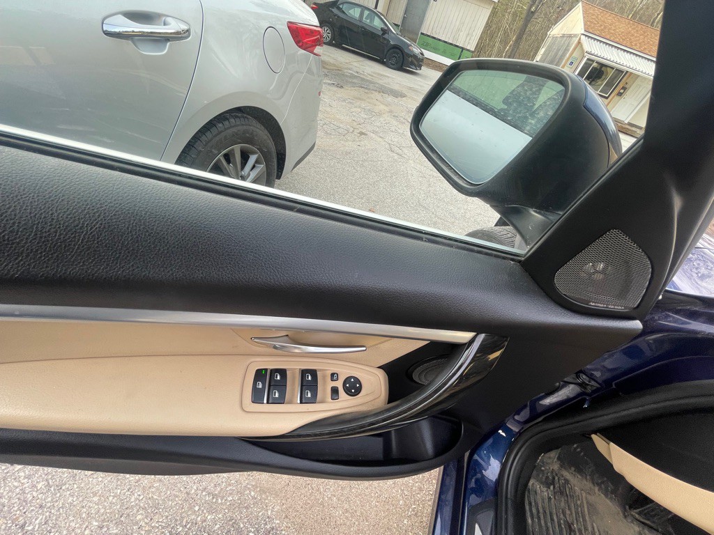 2018 BMW 3 Series Image 11