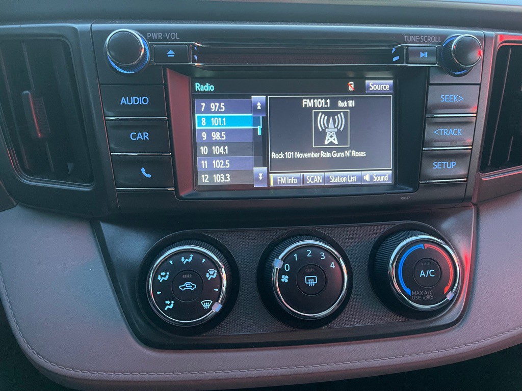 2015 Toyota Rav4 Image 9