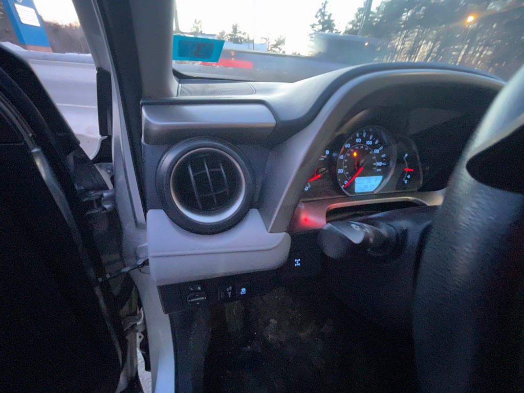 2015 Toyota Rav4 Image 11