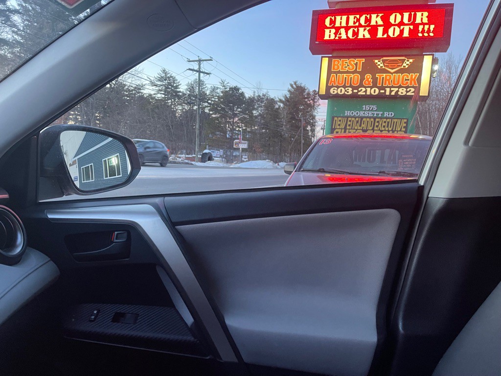 2015 Toyota Rav4 Image 12