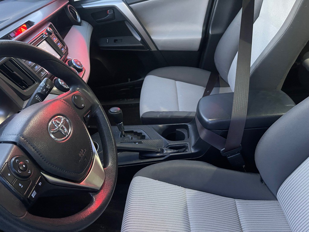 2015 Toyota Rav4 Image 17