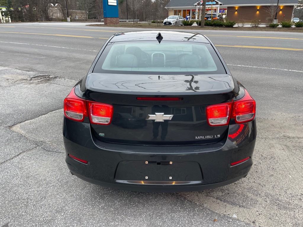 2015 Chevrolet Malibu Image 4