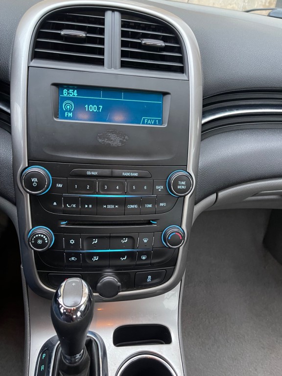 2015 Chevrolet Malibu Image 10