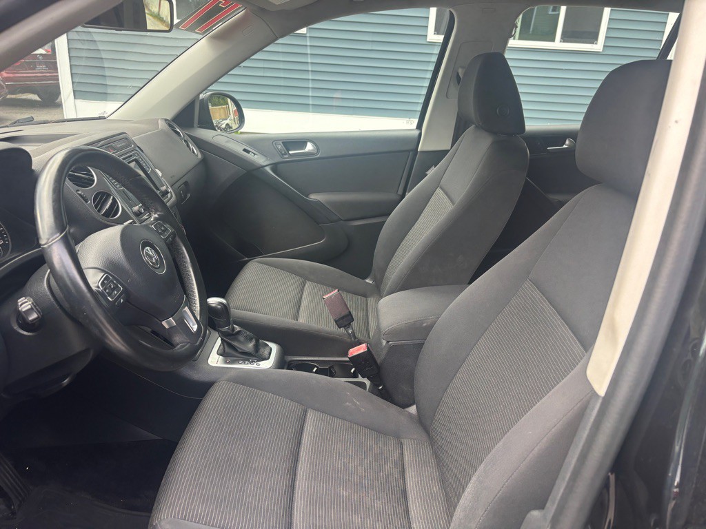 2017 Volkswagen Tiguan Image 12