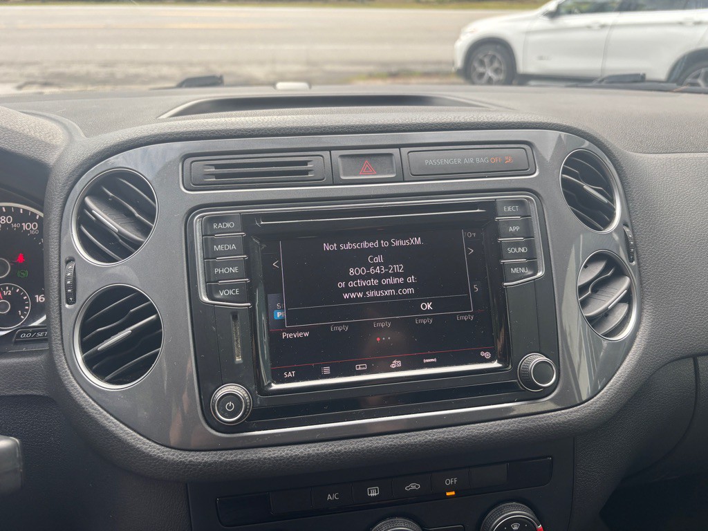 2017 Volkswagen Tiguan Image 19