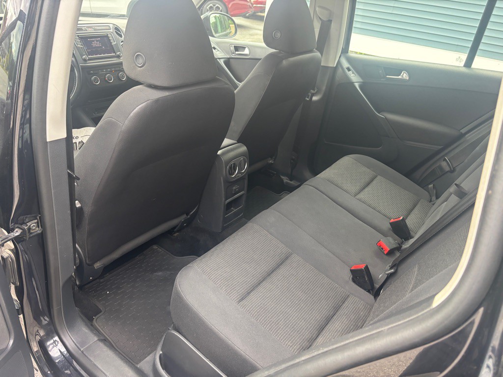2017 Volkswagen Tiguan Image 30