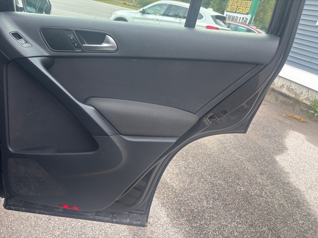 2017 Volkswagen Tiguan Image 39