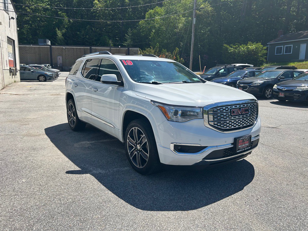 2019 GMC Acadia Image 3