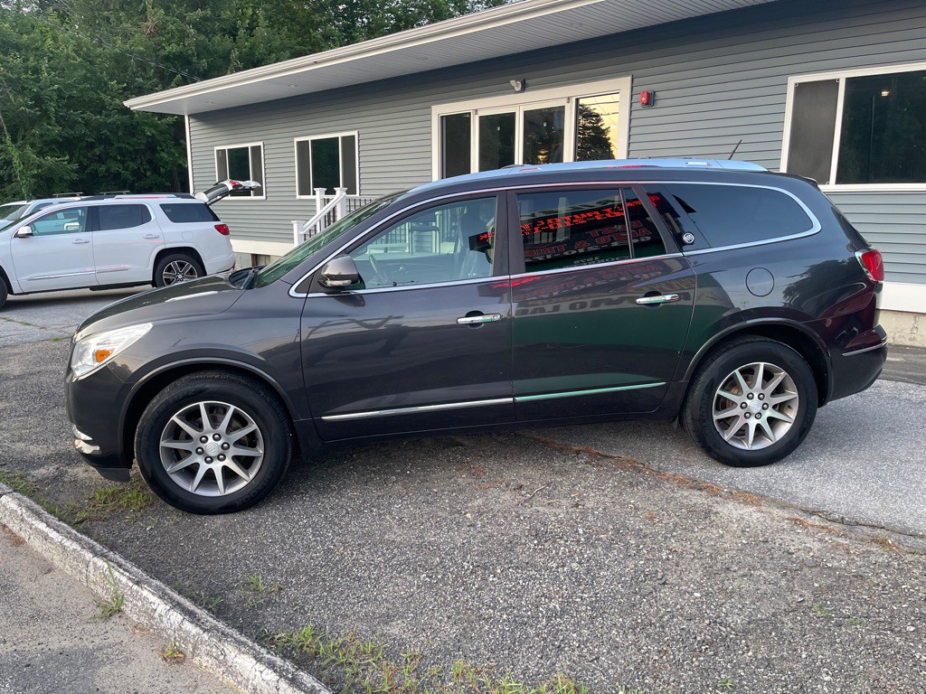 2017 Buick Enclave Image 2