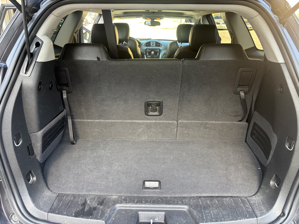 2017 Buick Enclave Image 35