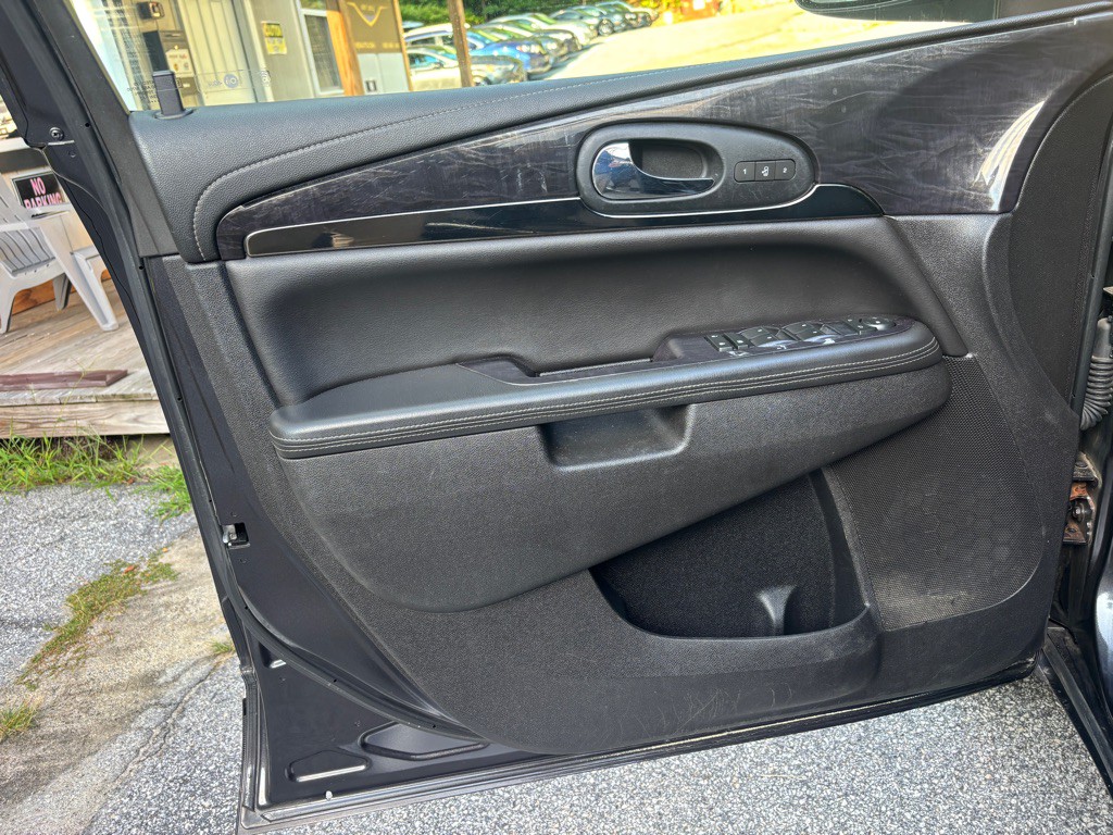 2017 Buick Enclave Image 37