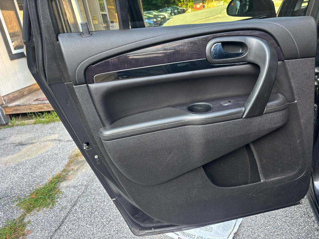 2017 Buick Enclave Image 39