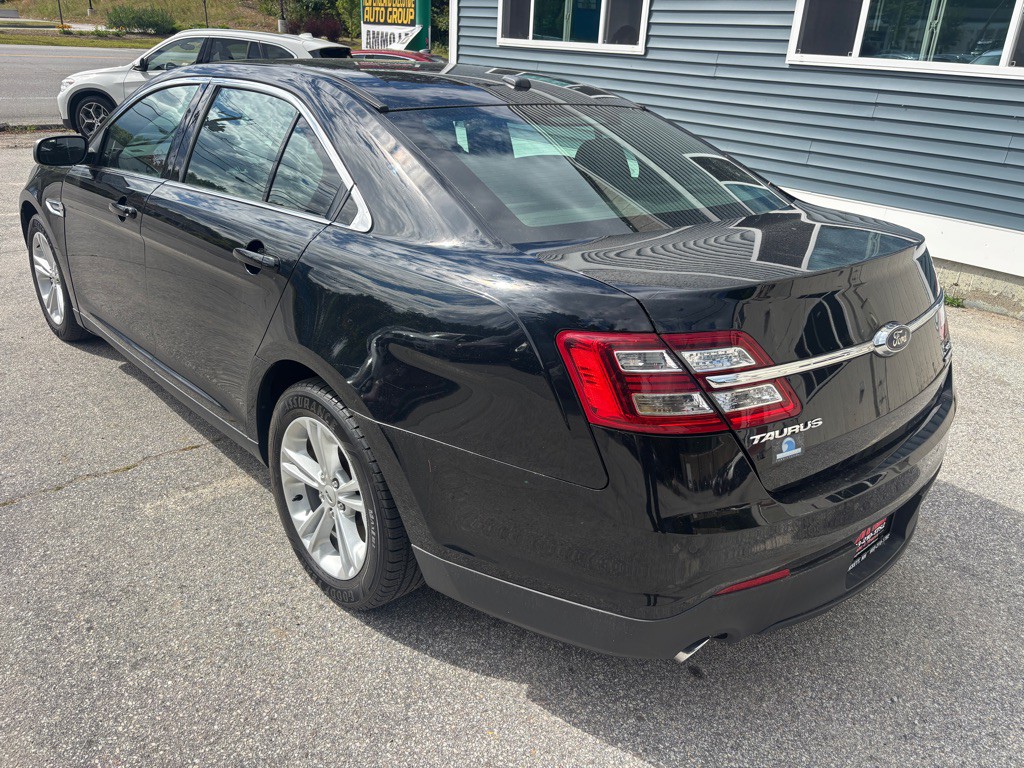 2018 Ford Taurus Image 3