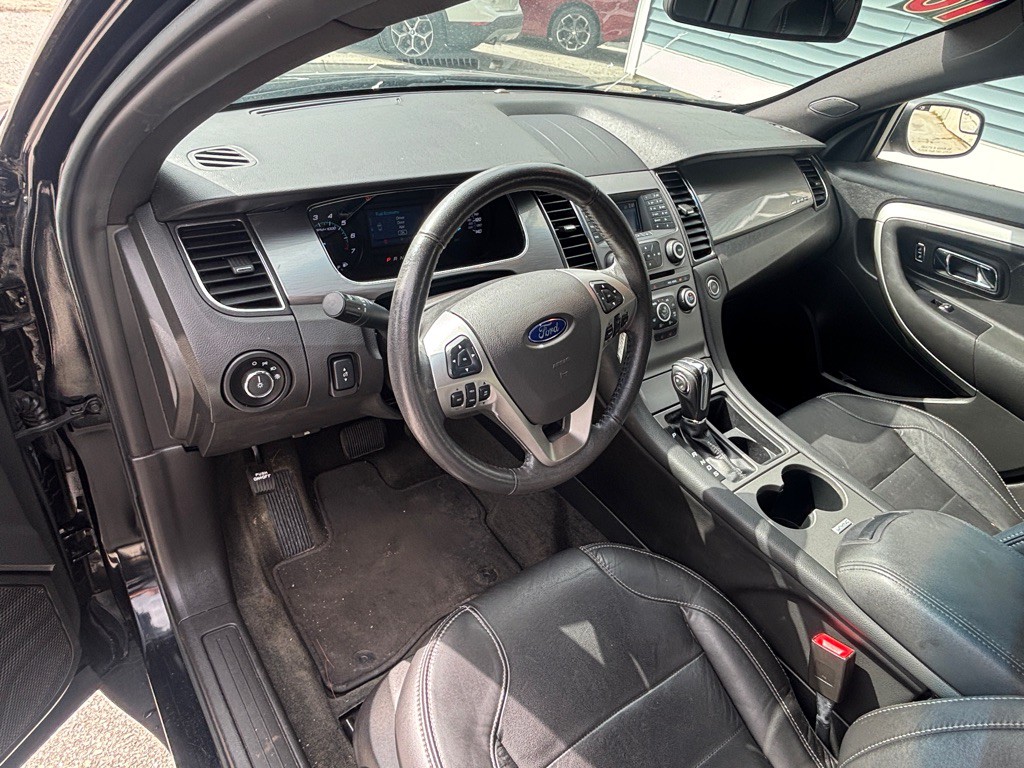 2018 Ford Taurus Image 11