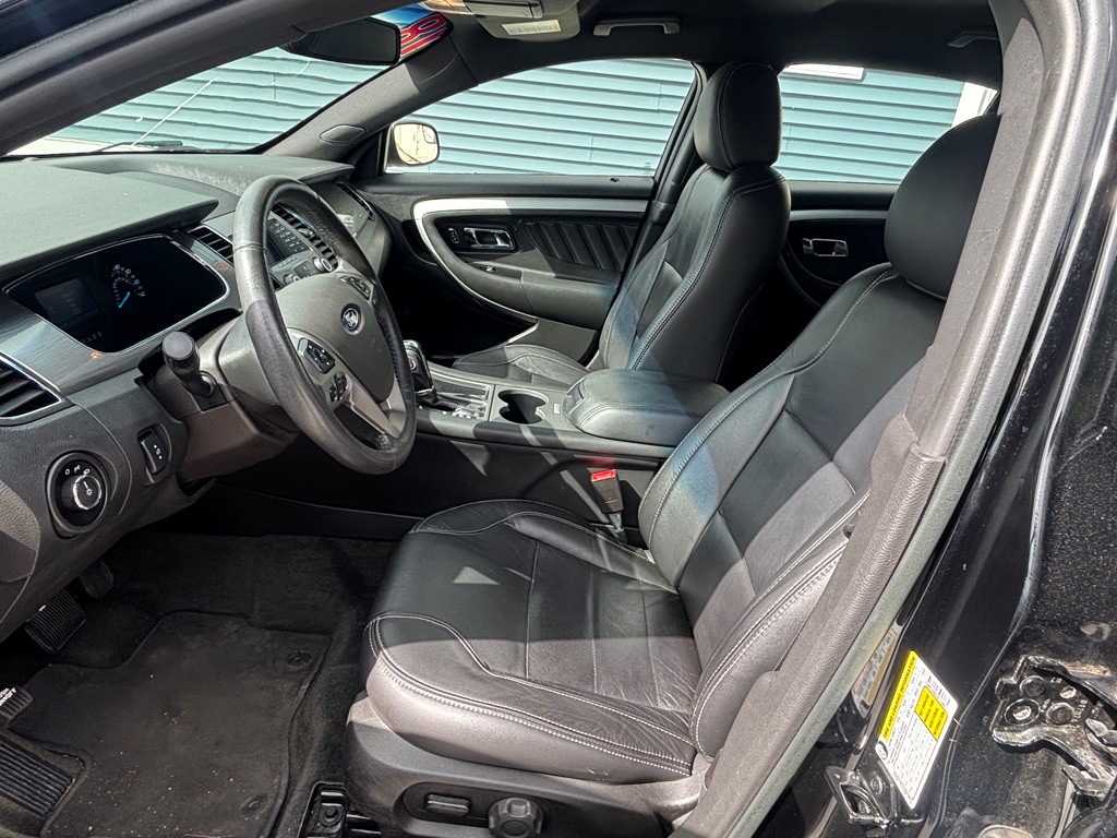 2018 Ford Taurus Image 12