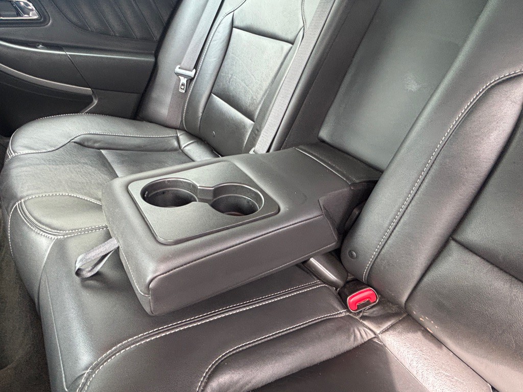 2018 Ford Taurus Image 30