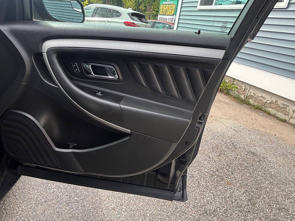2018 Ford Taurus Image 34