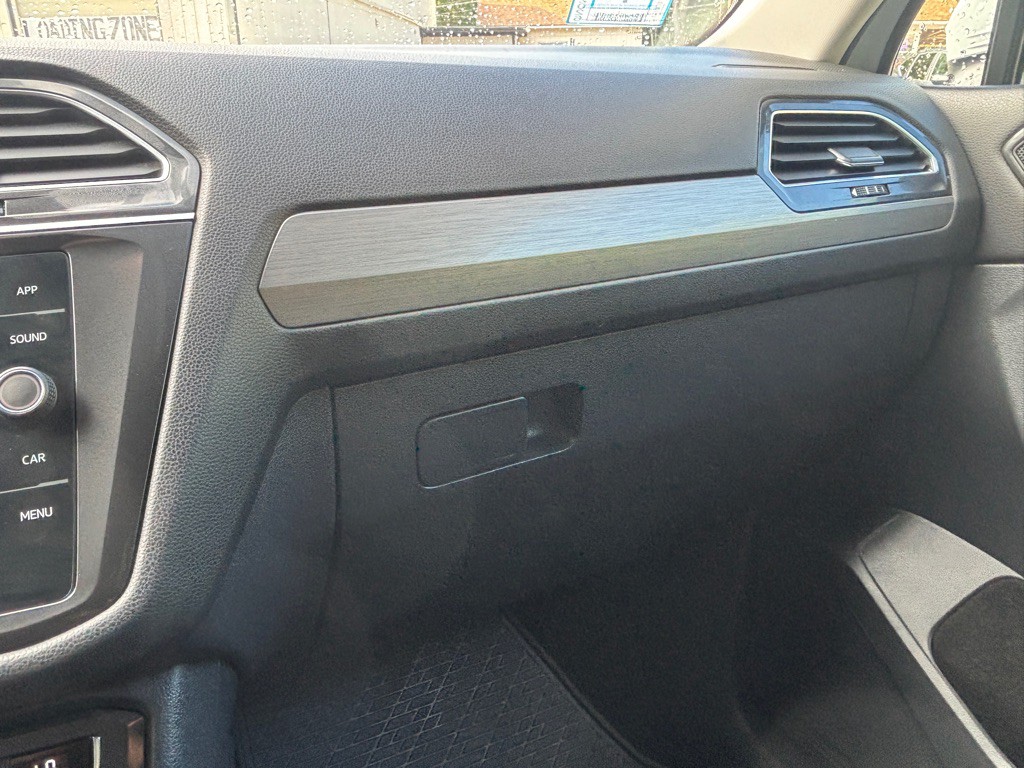 2018 Volkswagen Tiguan Image 28