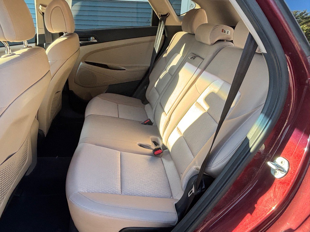 2016 Hyundai Tucson Image 16