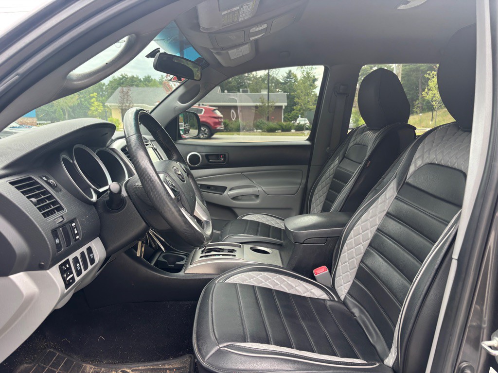 2015 Toyota Tacoma Image 3